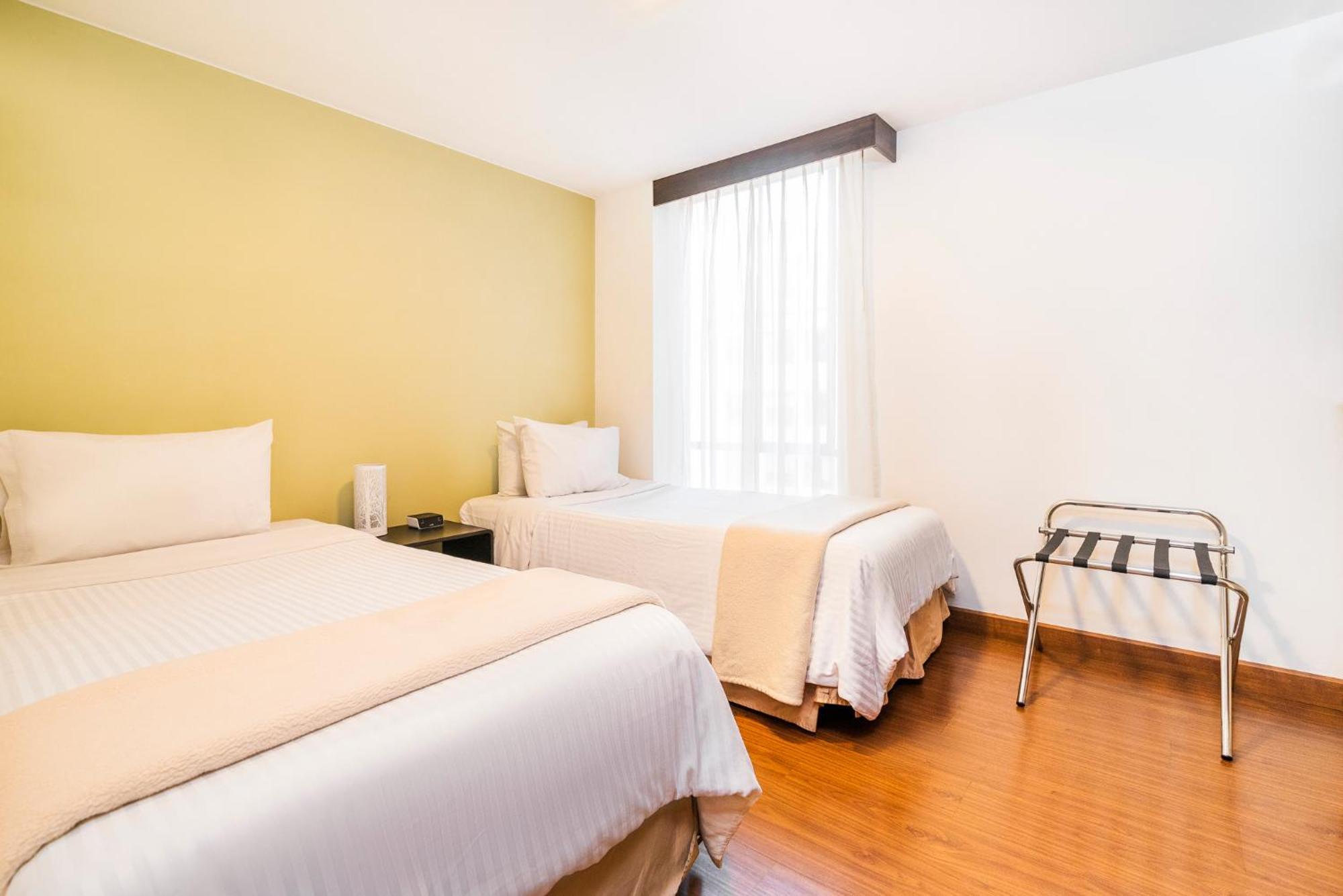 Lloyds Apartasuites Parque 93 Bogotá Exteriör bild