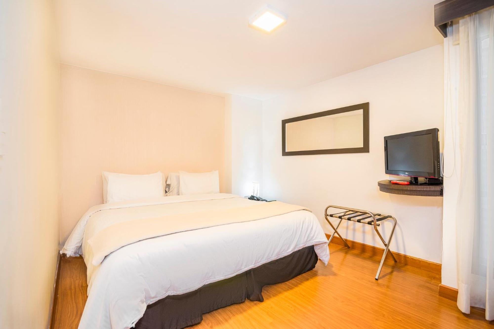 Lloyds Apartasuites Parque 93 Bogotá Exteriör bild