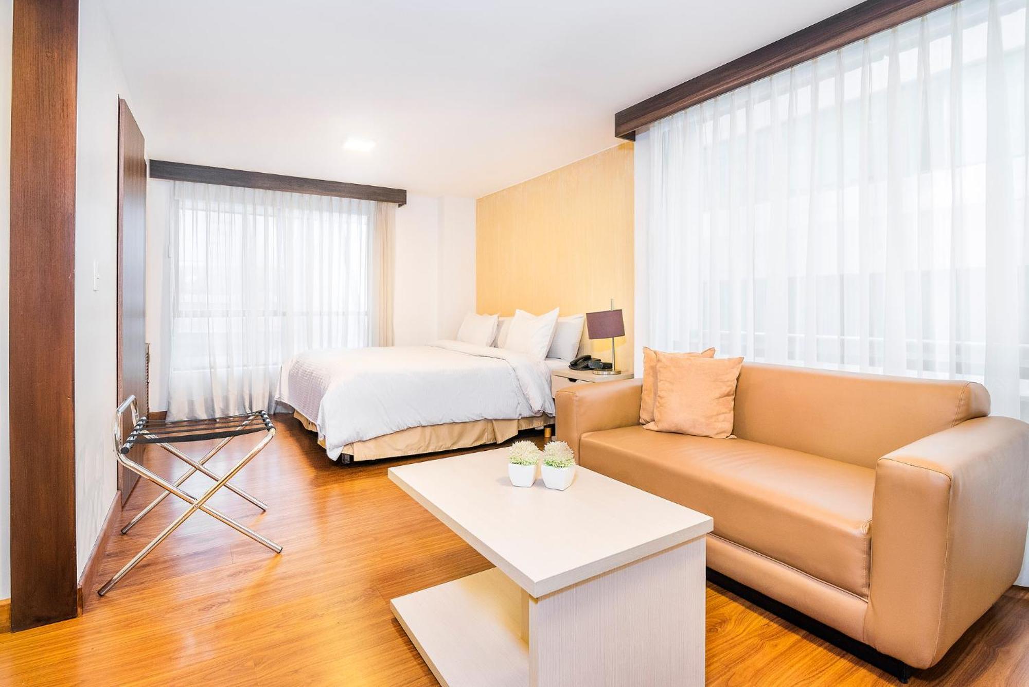 Lloyds Apartasuites Parque 93 Bogotá Exteriör bild