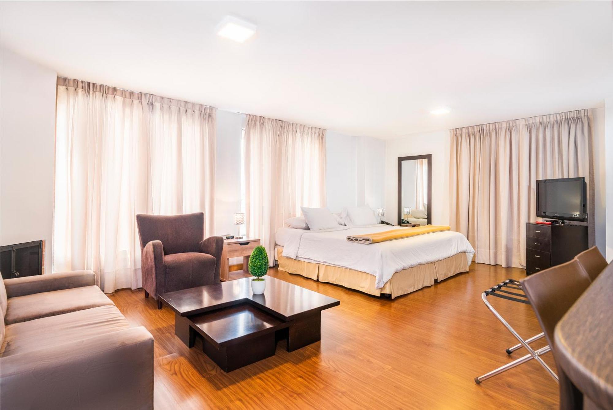 Lloyds Apartasuites Parque 93 Bogotá Exteriör bild