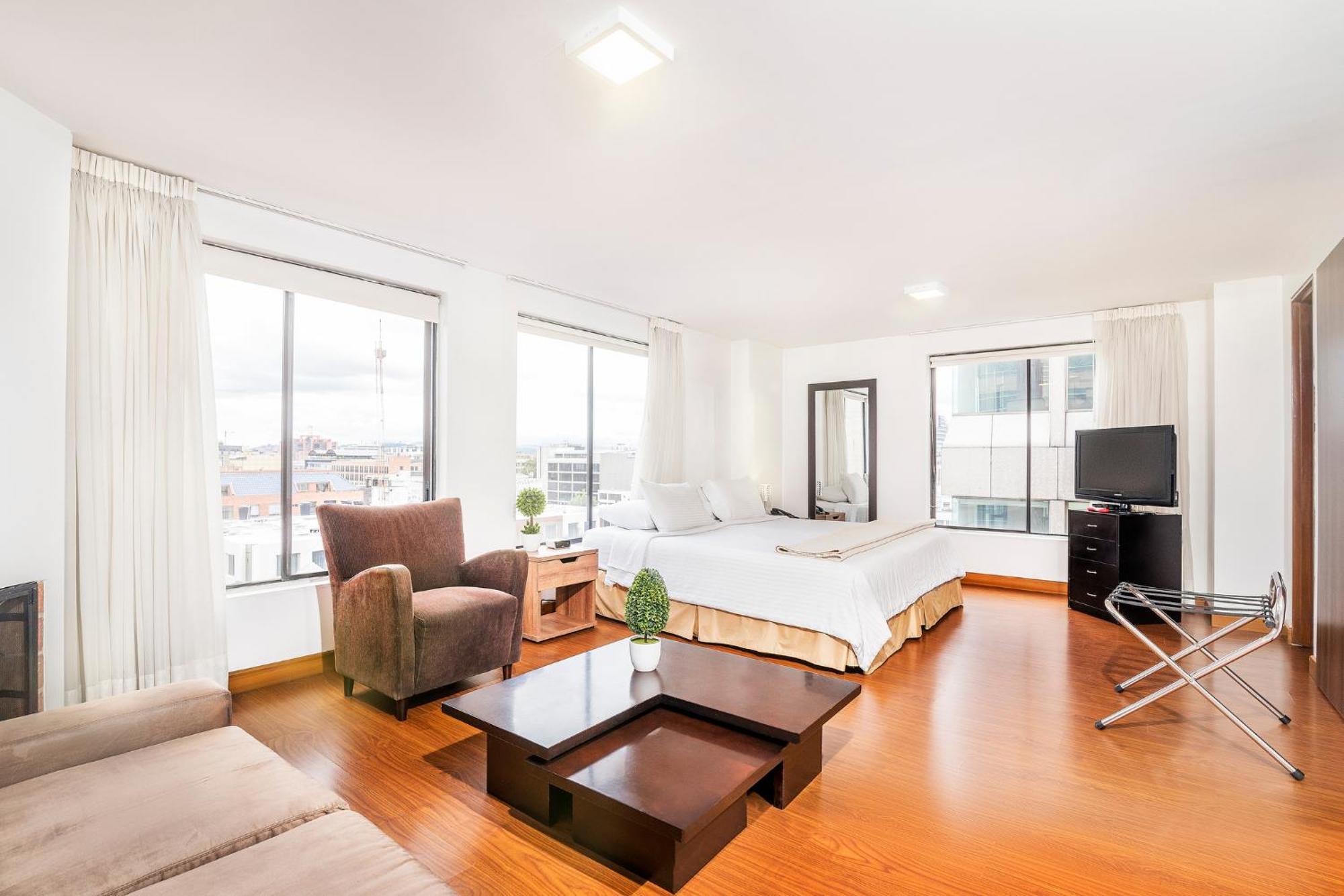 Lloyds Apartasuites Parque 93 Bogotá Exteriör bild